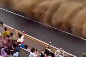 逆天一幕！台风天珠江惊现浪里白条，逆天一幕！台风天珠江惊现浪里白条