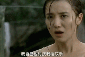 粉丝喊妈妈吓宋佳一跳，一场意外互动背后的情感共鸣，宋佳被喊妈妈吓懵！意外互动引万人共鸣