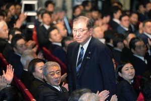 石破茂宣布继续执政，日本政坛迎来转折点，石破茂宣布续任 日本政坛开启新格局