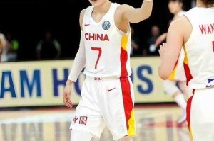 惊魂时刻，中国杂技女将WNBA表演坠地背后的生死博弈，生死一跃！中国杂技女将WNBA惊险表演背后的极限挑战