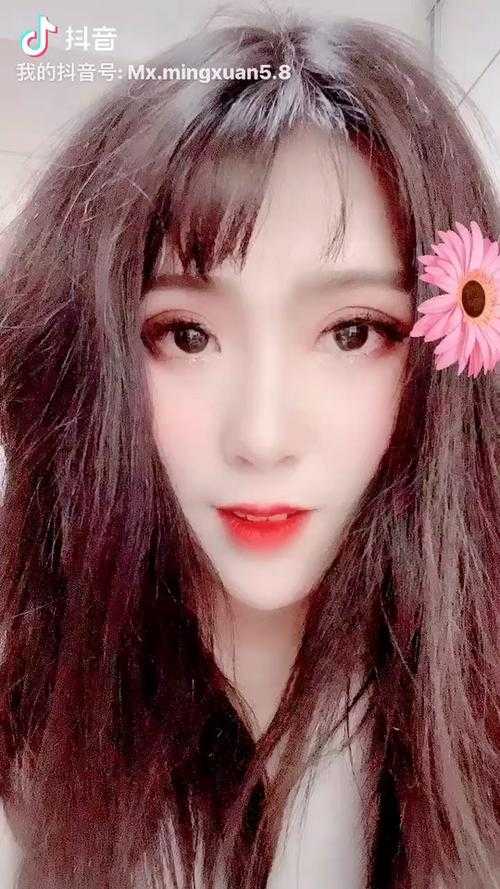 如何形容樱桃小嘴嘟嘟脸的歌词歌曲？