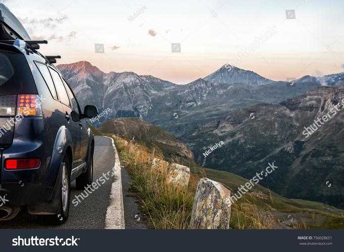 The average speed of the car for the entire trip is calculated by dividing the total distance traveled by the total time taken.