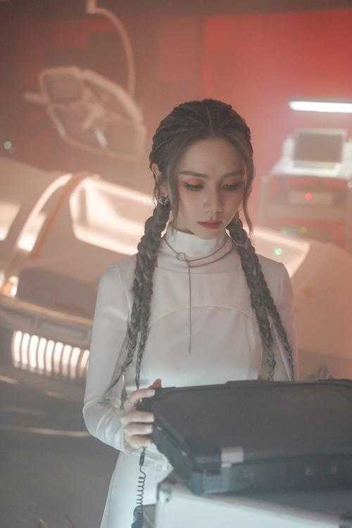 邓紫棋强硬回应蜂鸟音乐,音乐创作者的尊严不容践踏,邓紫棋严正声明蜂鸟音乐,捍卫创作者尊严绝不让步