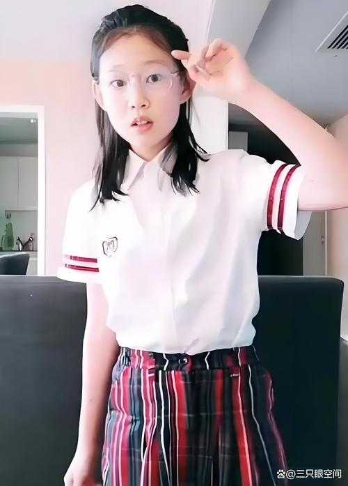 星二代新势力,小沈阳女儿NINA的出道之路,星二代新势力崛起,小沈阳女儿NINA的出道启示录