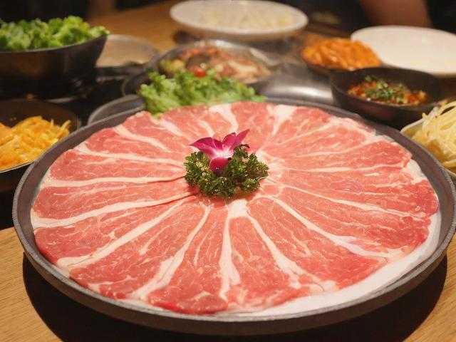 韩国烤肉店一片肥肉卖70多元？这波消费升级到底值不值？