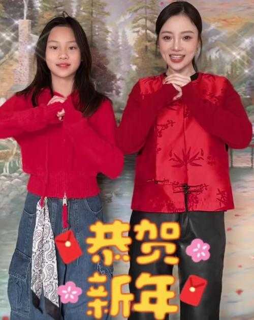 甜馨晒童年与李小璐合照维护妈妈,一场全民围观下的亲情教育课
